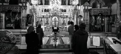 Утреня Великого пятка с чтением 12-и Страстных Евангелий на Сербском подворье в Москве