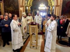 Божественная литургия в Неделю 33-ю по Пятидесятнице на Сербском подворье в Москве