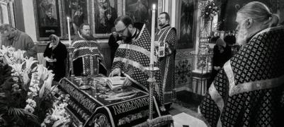 Вечерня с чтением 15 паримий и Божественная литургия святителя Василия Великого на Сербском подворье в Москве